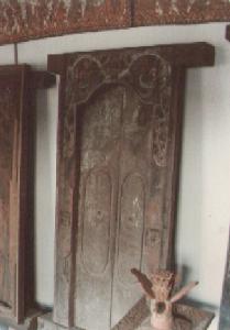 Antique doors at Klungkung on 10th February 1979