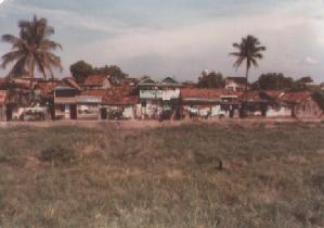 A poor area next to jalan Thamrin in May 1978