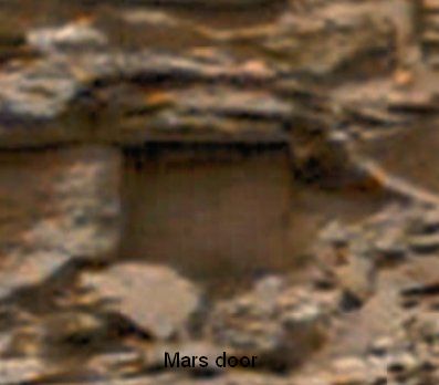 Mars-door-363918677_6738681882854678_1852468100075591169_n.jpg