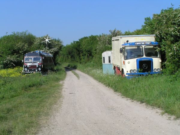 Contractor's caravans on 9th June 2006